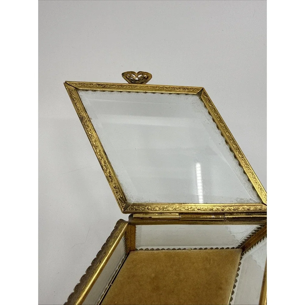 Vtg StyleBuilt Jewelry Box With Beveled Glass Diamond Shape Pedestal